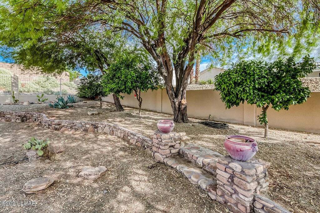 Luxurious 3 bedroom home with pool, spa, game room in Lake Havasu City, Mohave County