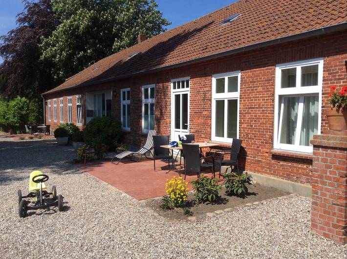 Ferienwohnung für 5 Personen, mit Terrasse und Garten in Staberdorf