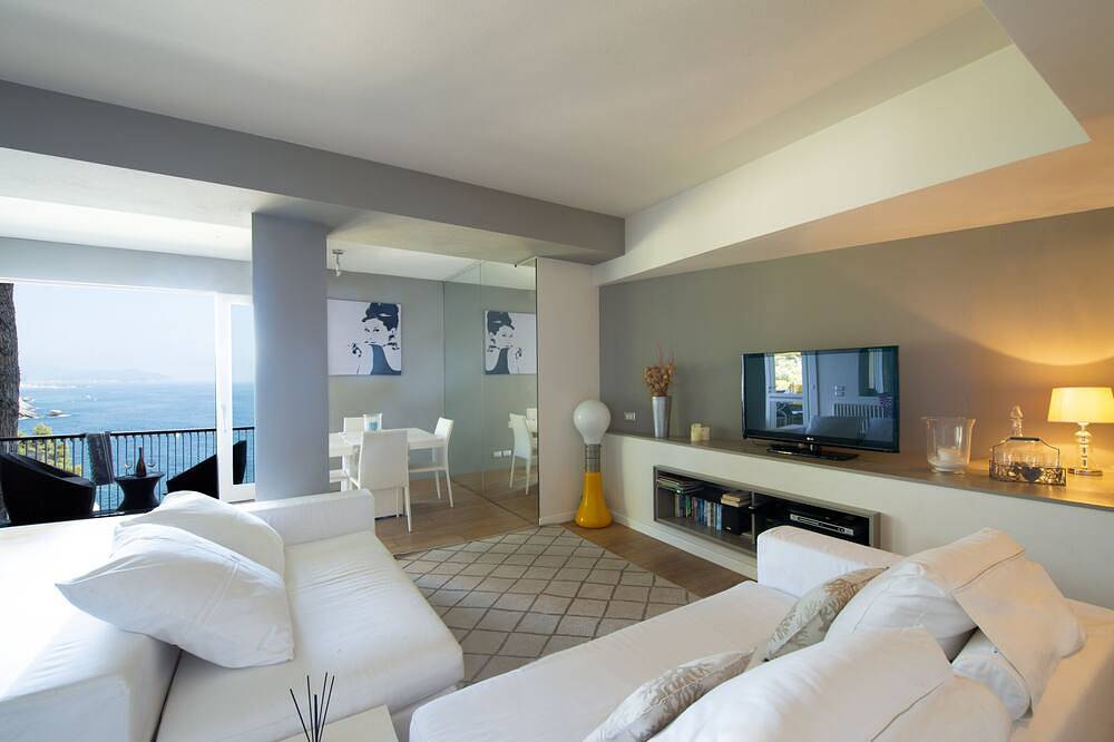 Villa Zoagli con accesso mare privato:il tuo angolo di paradiso a picco sul mare in Zoagli, Riviera di Levante