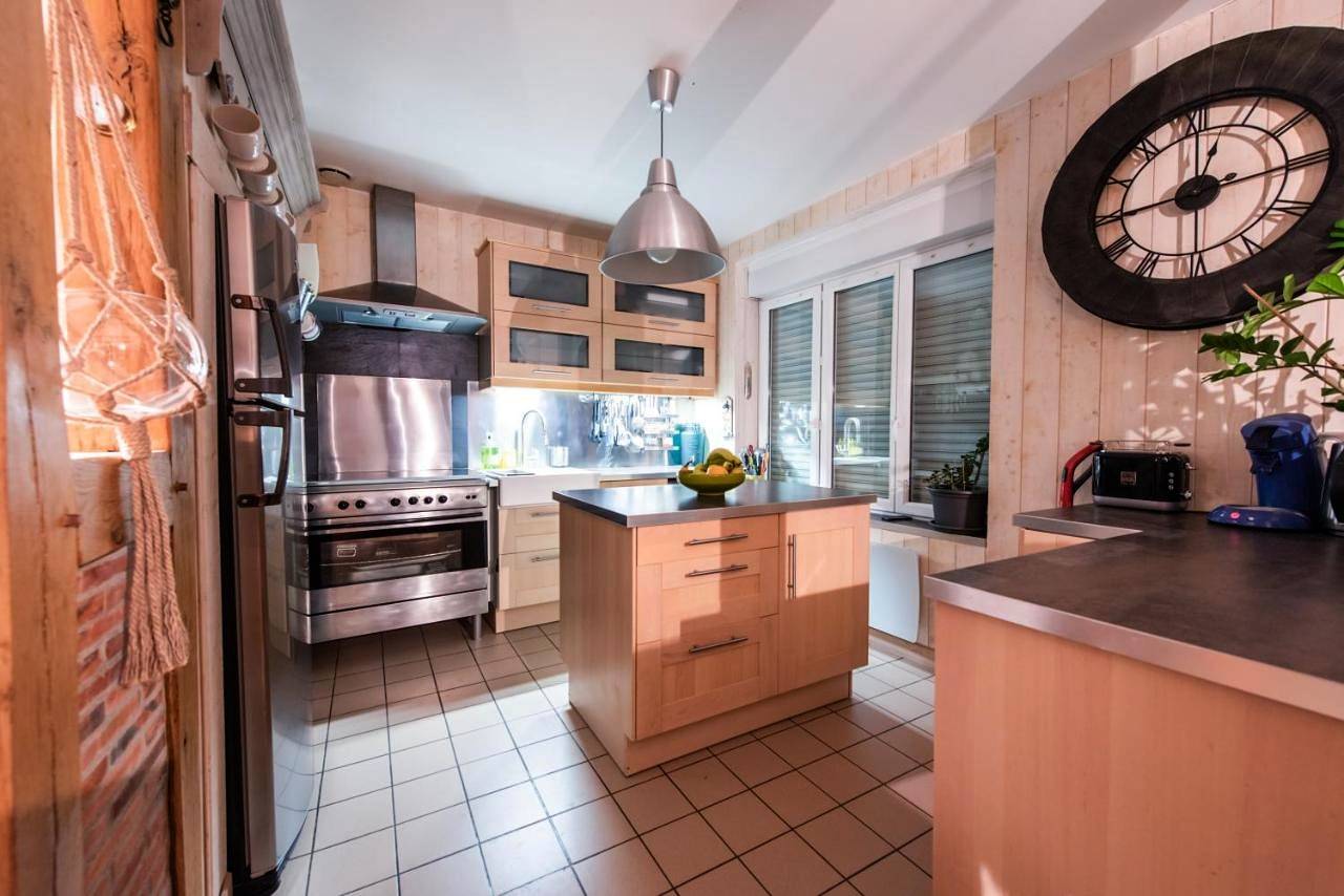 Four-Bedroom House in Maslives, Région de Blois