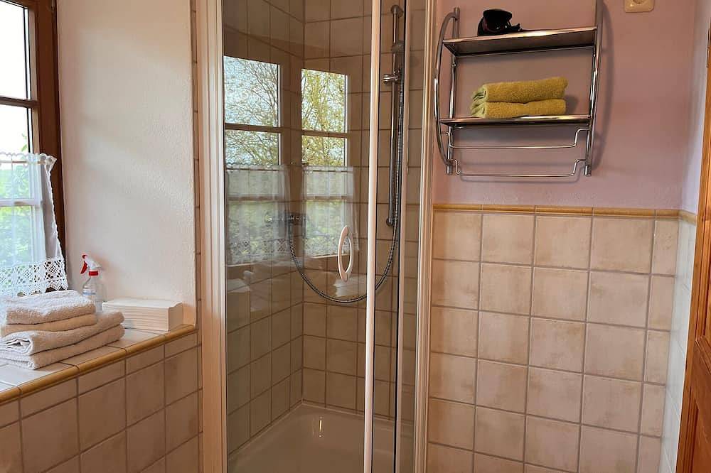 Ganze Wohnung, Ferienwohnung Franzl für 2-4 Personen im Og, 52 qm, 1 Schlafraum, 1 Wohnküche, in Breitbrunn am Chiemsee, Chiemsee