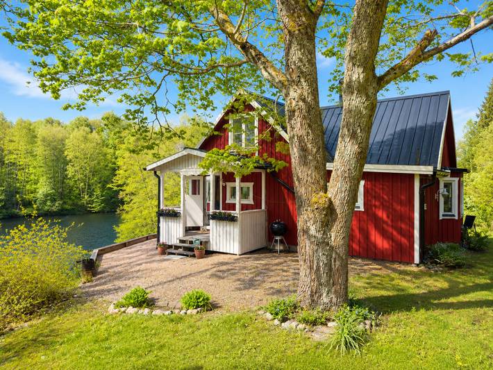 Ferienhaus für 6 Personen, mit Garten und Seeblick