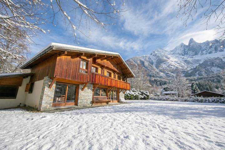 Gîte pour 9 personnes, avec Balcon ainsi que Terrasse et Bassin pour enfant dans Mer de Glace