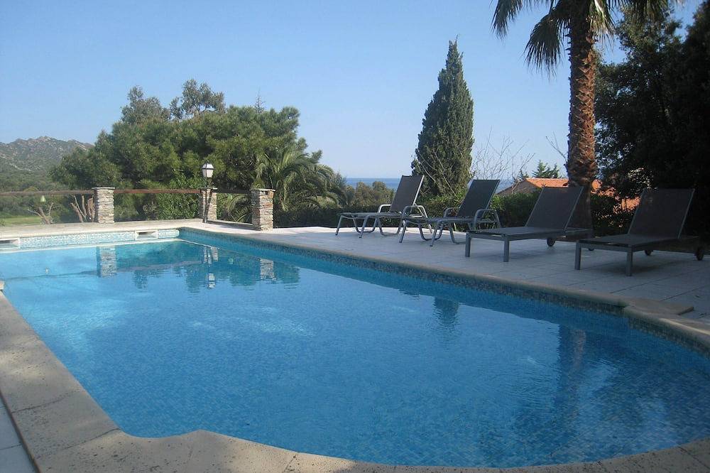 Villa 300 M2, piscina, cerca de la playa a pie, Saint-Florent, Haute Corse in Saint-Florent, Region de Calvi