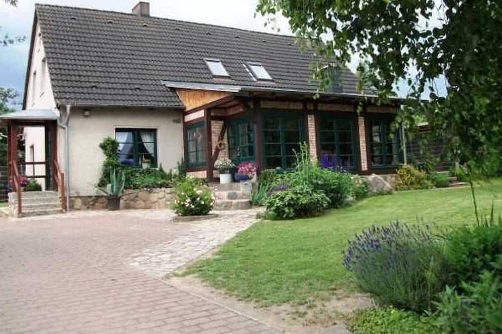 Ganze Wohnung, FeWo Wichmann, Deutschland in Zehna, Mecklenburgische Seenplatte