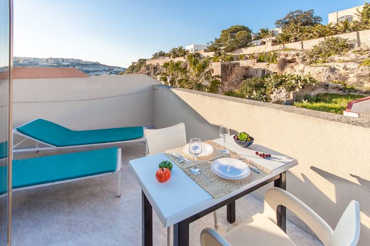 Penthouse pour 5 personnes, avec terrasse et piscine, animaux acceptés à Malte