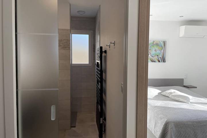 Location de vacances pour 6 personnes, avec jardin et terrasse à Pierrelongue