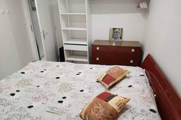 Appartement De Vacances pour 2 Personnes dans Bourgoin-Jallieu, Région de La Tour-du-Pin, Photo 2