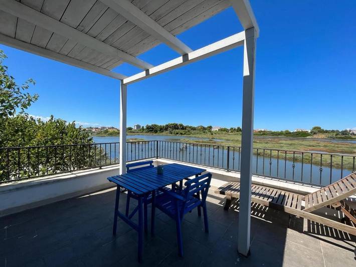 Casa vacanza per 2 persone, con Terrazza e Giardino nonché Vista lago e Panorama a Foce Varano