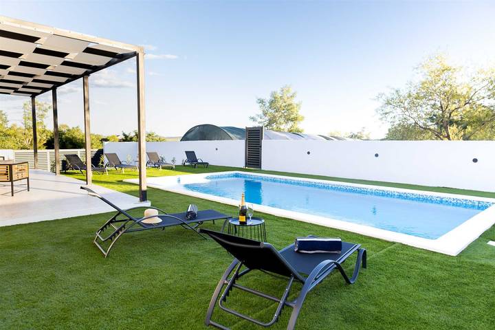 Ferienhaus für 8 Personen, mit Terrasse und Garten sowie Kinderpool und Pool in Općina Stankovci - 2