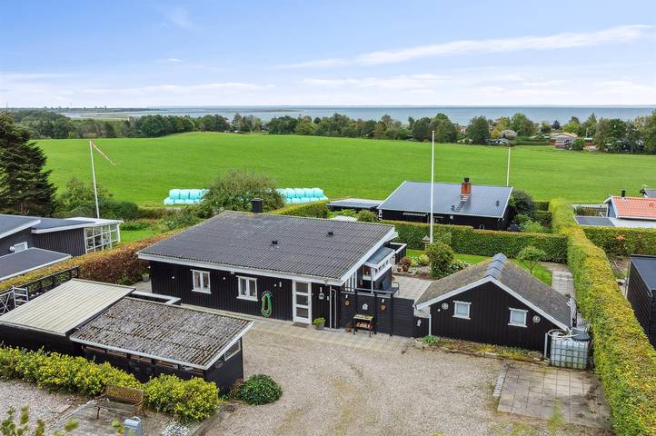Ferienhaus für 4 Personen, mit Terrasse und Garten in Hejsager Strand