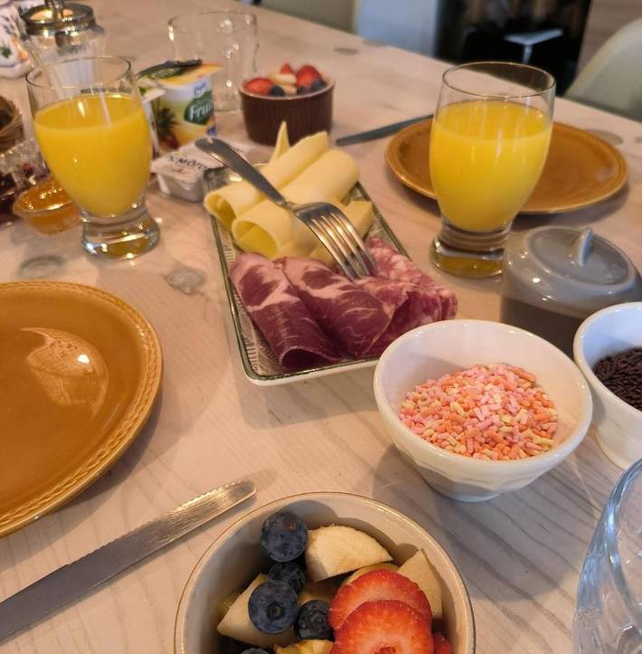 Location de vacances pour 3 personnes, avec vue ainsi que terrasse et jardin à Larochemillay - 3