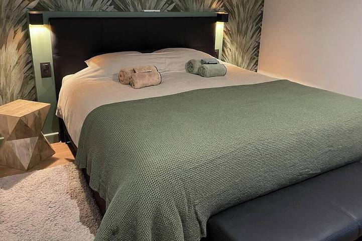 Family villa sleeps 8 / heated pool / dogs allowed / 10' from Pairi Daiza in Hennegau
