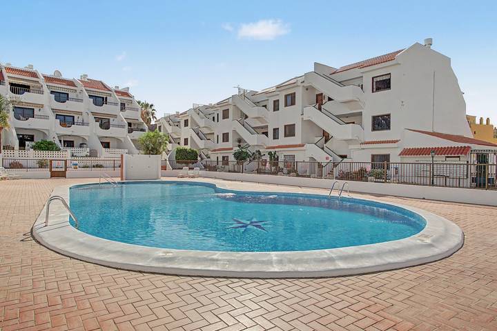 Entire apartment, Vacation Apartment 'New Cozy Flat' with Mountain View, Private Pool and Wi-Fi in Costa del Silencio, Arona