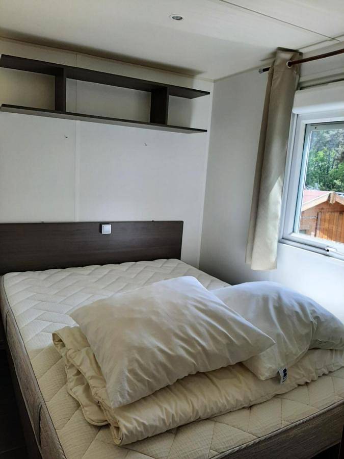 Tente pour 6 personnes, avec piscine ainsi que jardin et jacuzzi, animaux acceptés dans Claouey - 3