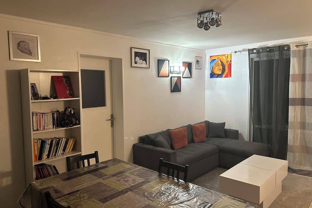 Next to the Ile de Loisir in Cergy, separate room in a house in Jouy-le-Moutier, Val-d'Oise