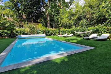 Gîte pour 5 personnes, avec piscine à Le Vésinet