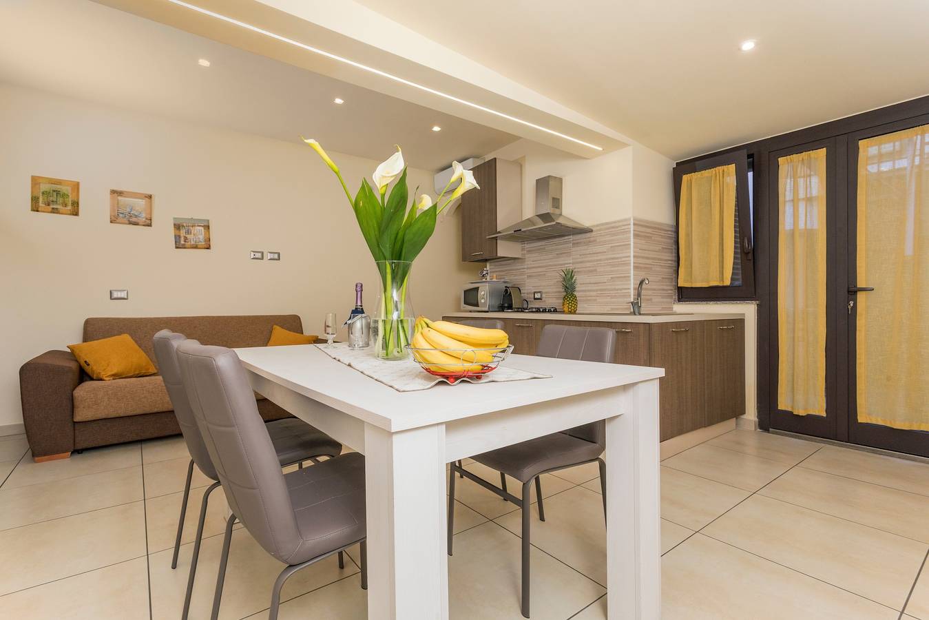 Appartement entier, Appartement 'Sea Paradise' avec vue sur la montagne, terrasse privée et climatisation in Riposto, Province de Catania
