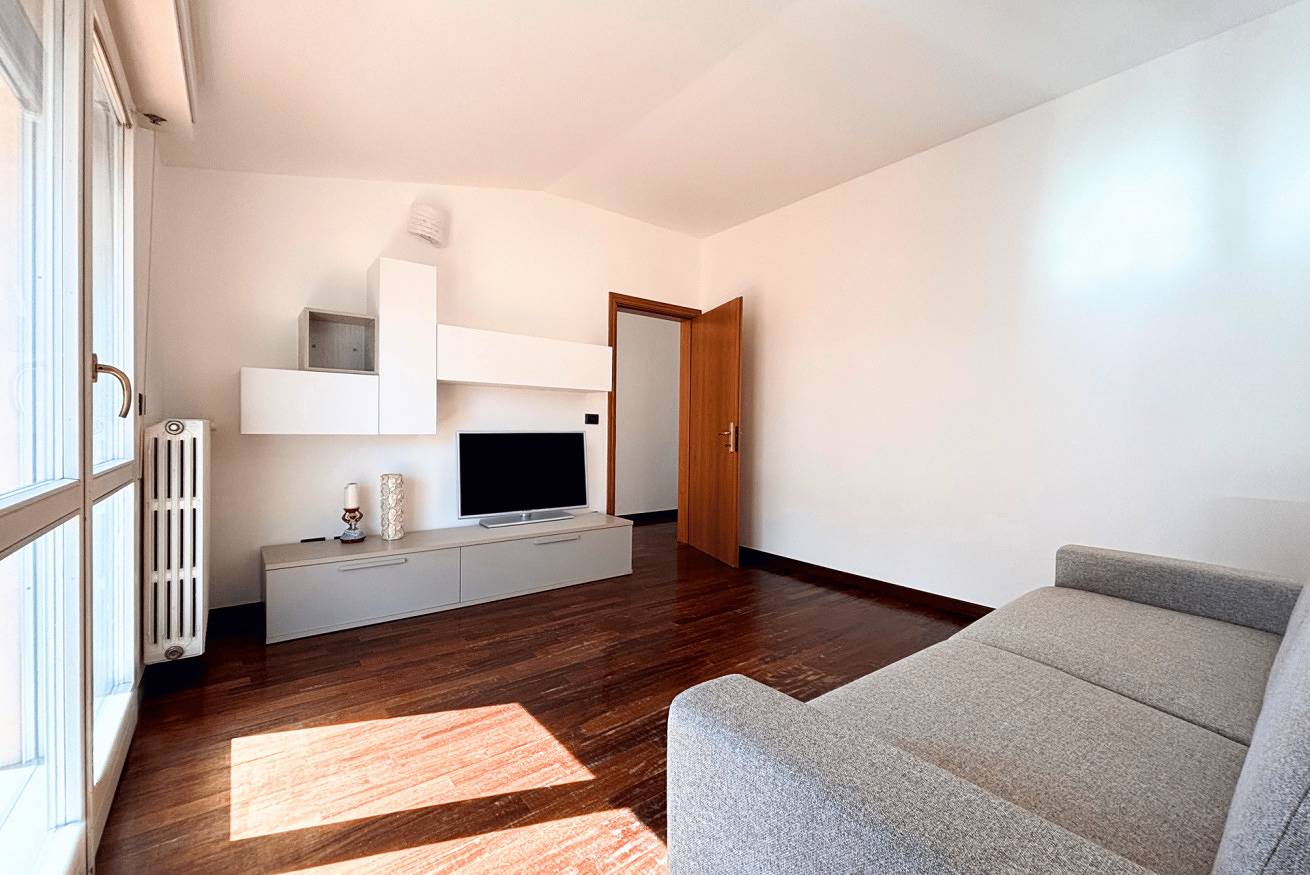 Ganze Wohnung, Cn035 - Cesenatico, apartment with panoramic terrace, 100 meters from the sea in Cesenatico, Forlì-Cesena Provinz