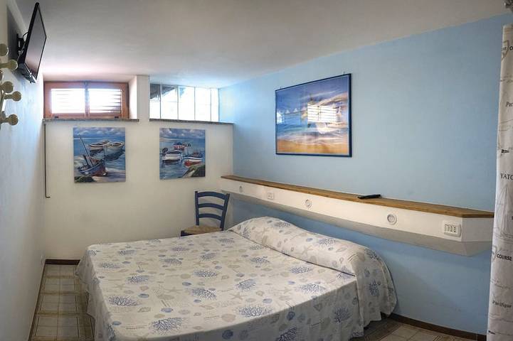 Entire apartment, Apartment in Villa Valentini, Seafront, Gulf of Gaeta parking included in Marina di Minturno, Minturno
