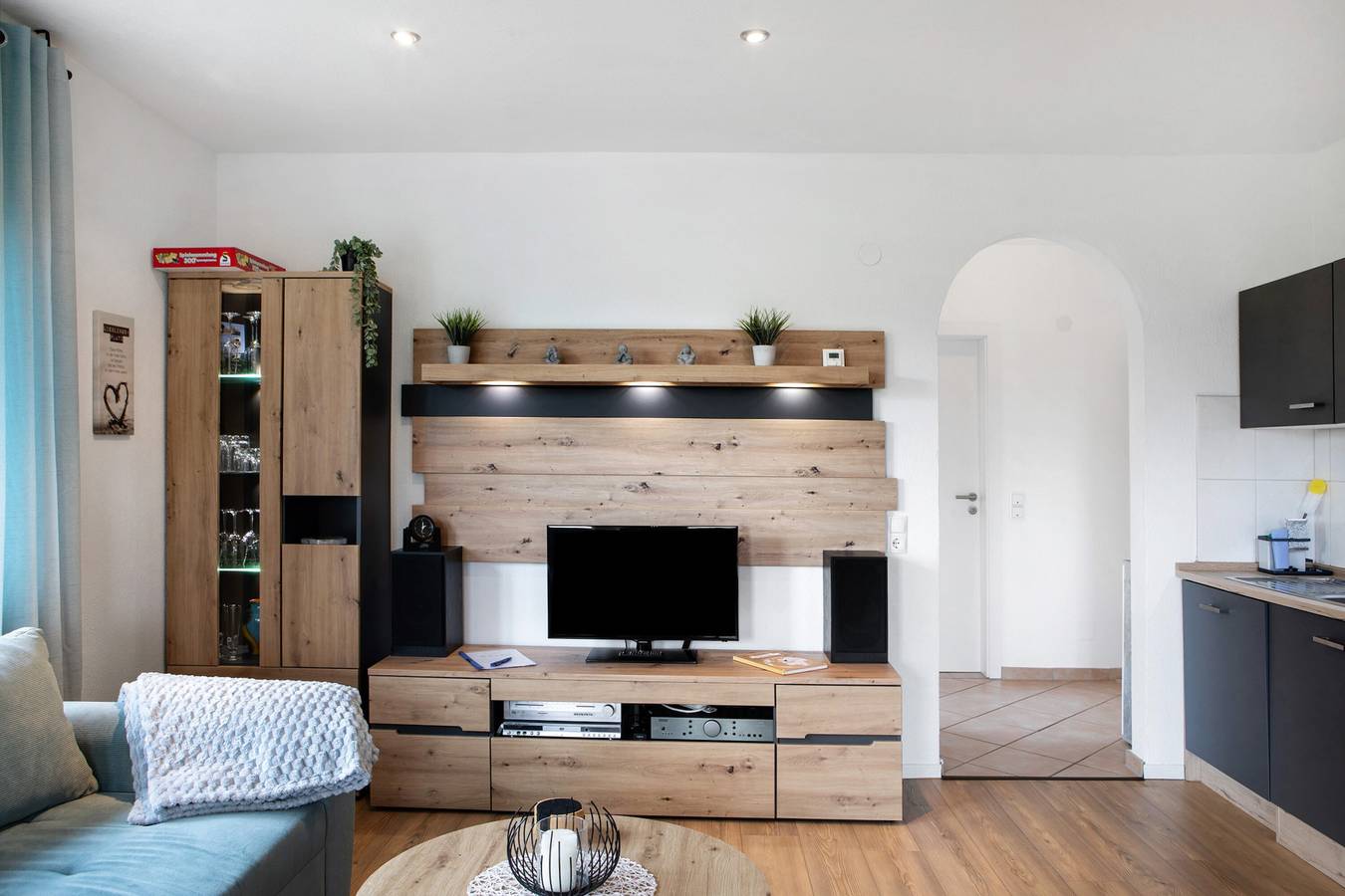 Ganze Wohnung, Ferienwohnung 'Glücksmomente' mit Balkon und Wlan in Habichtswald, Hessisches Bergland