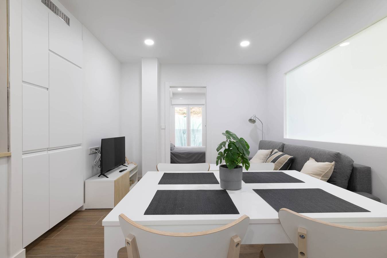 Ganze Wohnung, Ferienwohnung 'Ría De San Cosme Candida' mit Bergblick, Gemeinschaftsgarten und Klimaanlage in Outes, Rías Baixas
