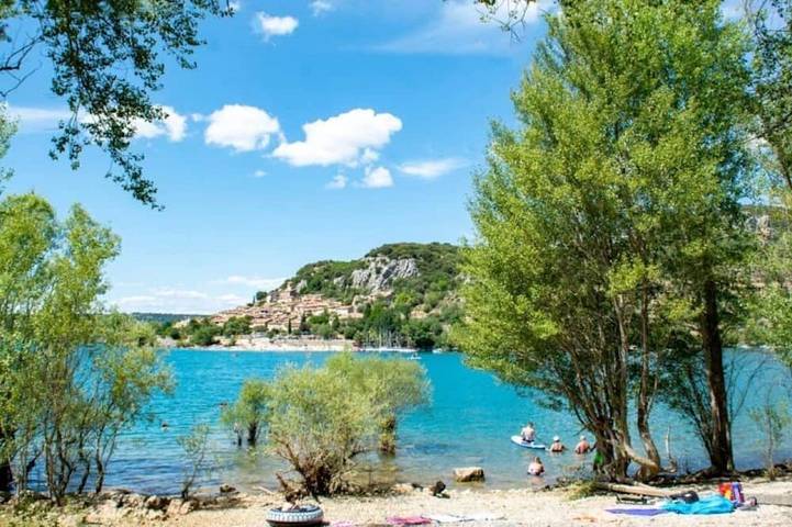 Camping pour 10 personnes à Bauduen