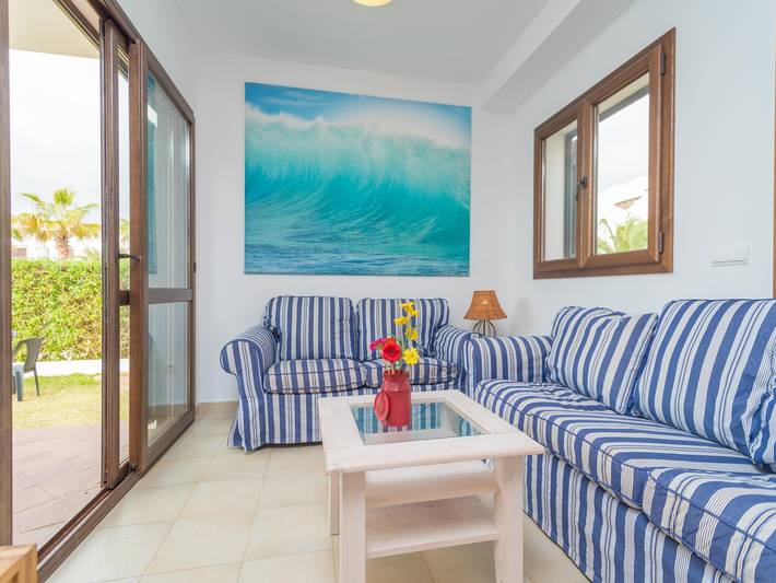 Hütte für 6 Personen, mit Balkon/Terrasse und Balkon sowie Terrasse und Garten in Santanyí - 2