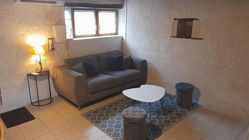 Location de vacances pour 5 personnes, avec Terrasse ainsi que Jardin et Piscine dans Plassac (Charente-Maritime)