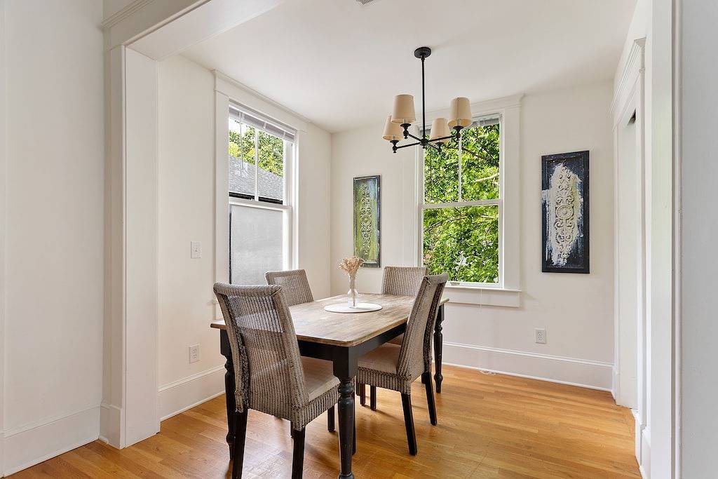 Ganze Wohnung, Downtown Luxury |Rutledge Avenue Inn (Suite C) in Charleston, Charleston County