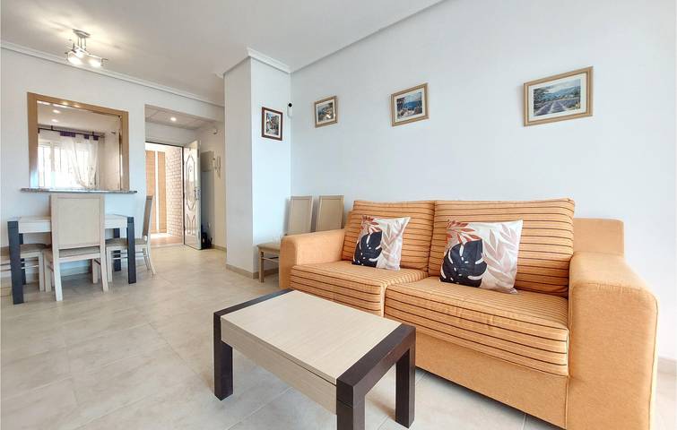 Gîte pour 6 personnes, avec piscine et terrasse, adapté aux familles à Cabanes - 4