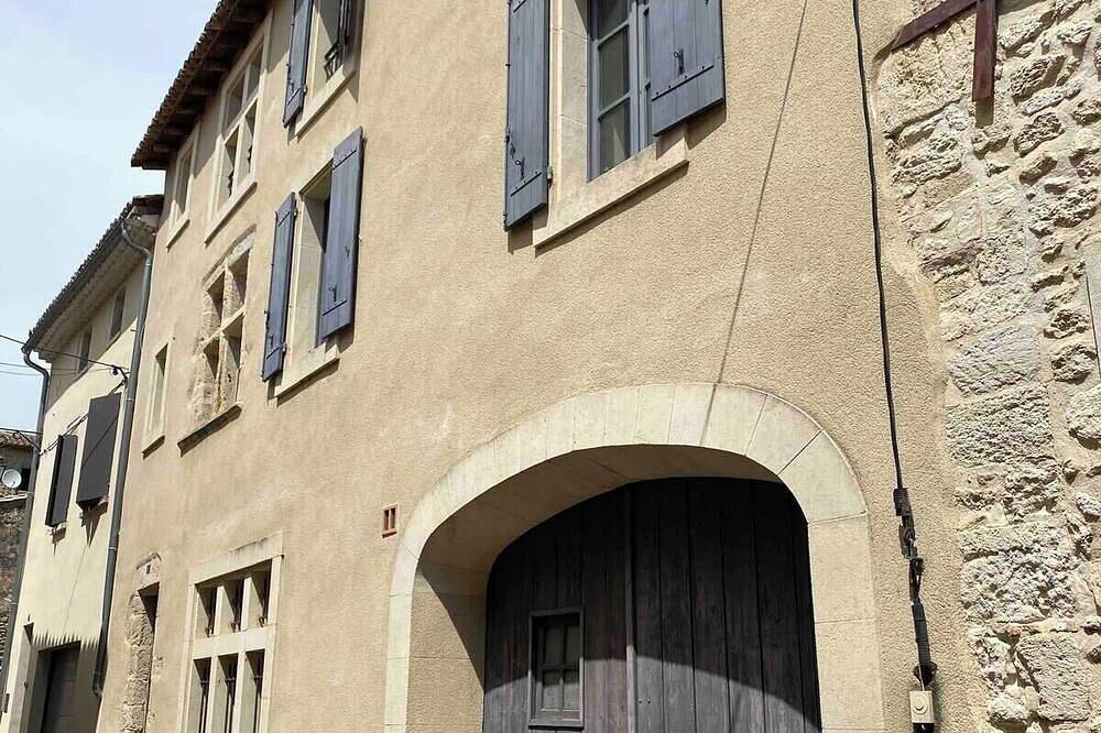 Maison Cosy Lodge, 15 p, clim, wifi, cour, garage in Montfrin, Region de Nimes