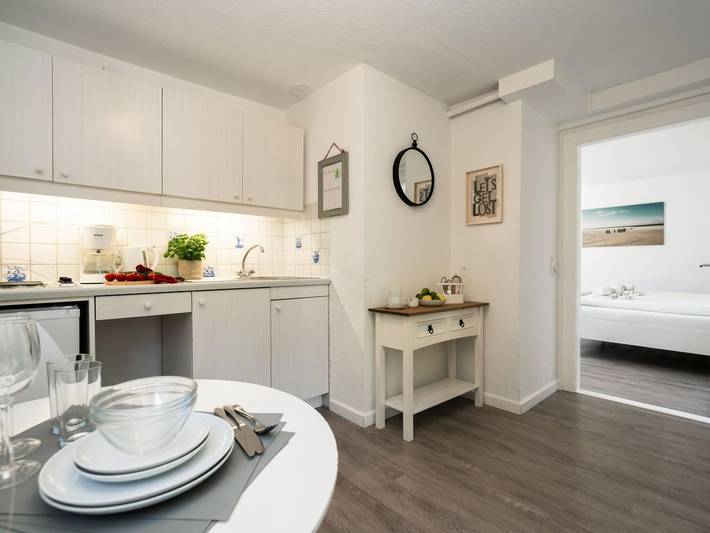Ganze Ferienwohnung, Lerchenweg Apartment - Gemütliches App. für 2 Personen mit Terrasse, Pkw-Stellplatz, Wlan. in Westerland, Sylt (Gemeinde)