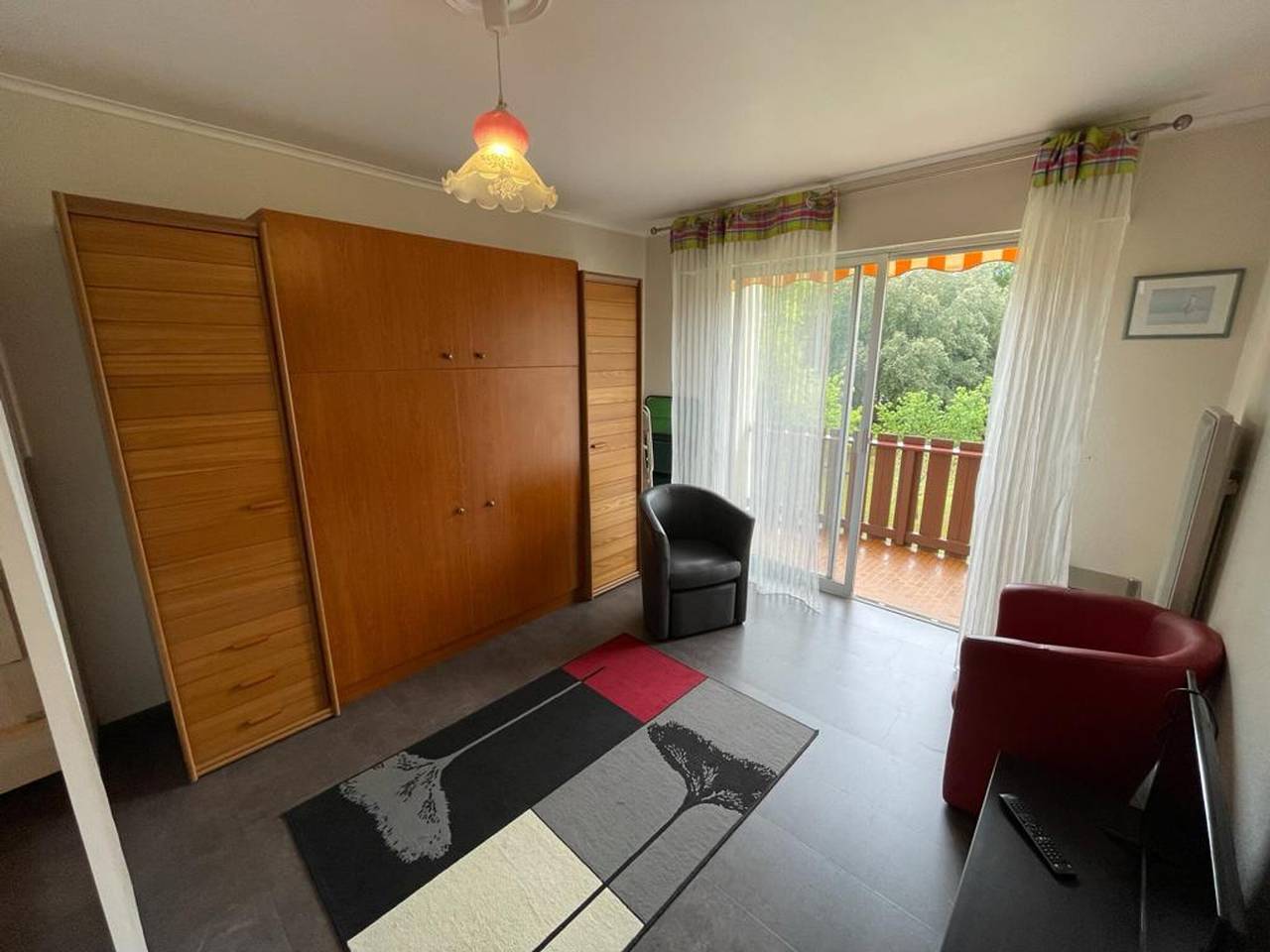 Studio entier, Studio calme à 2 pas de la plage avec balcon et garage in Saint-Georges-de-Didonne, Côte de Beauté