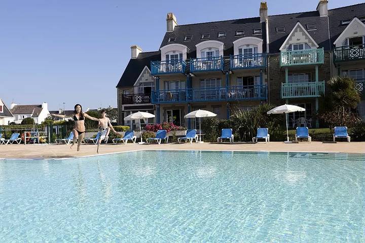 Gîte pour 5 personnes, avec vue et piscine, animaux acceptés dans Plage de Grève Blanche (Guilvinec) - 2