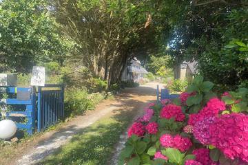 Location de vacances pour 13 personnes, avec jardin à Landudec