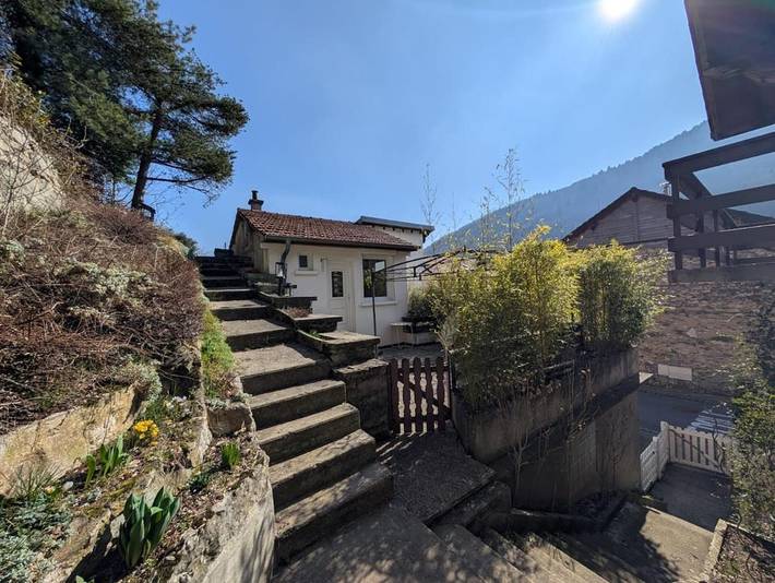 Gîte pour 2 personnes, avec Terrasse ainsi que Jardin et Piscine à Monnetier-Mornex