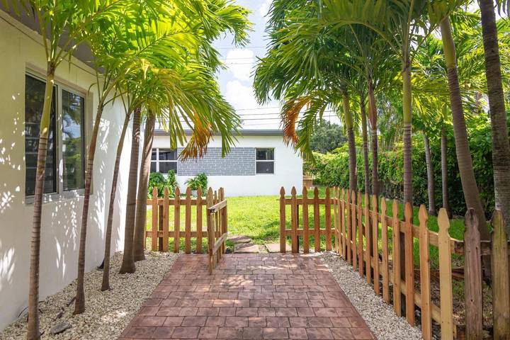 Villa pour 3 personnes, avec vue sur le lac et jardin, animaux acceptés à Miami - 3