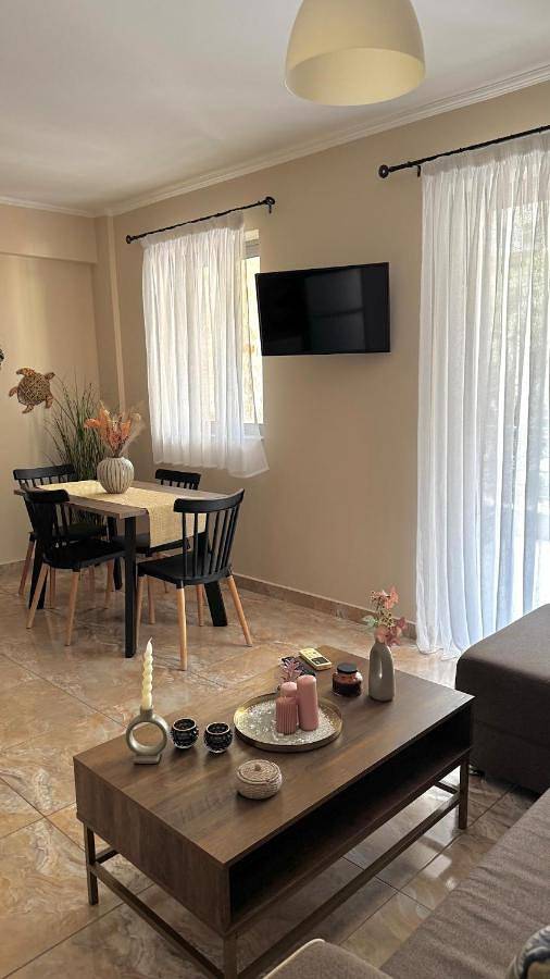 Gîte pour 4 personnes, avec Balcon et Terrasse dans Gytheion