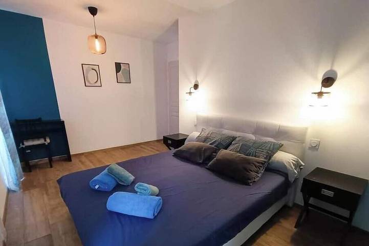 Location de vacances pour 8 personnes, avec jardin à Crégols - 2