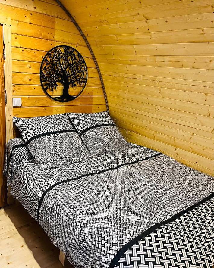 Gîte pour 3 personnes, avec vue sur le lac et vue ainsi que terrasse et jardin, animaux acceptés dans Jourgnac - 4