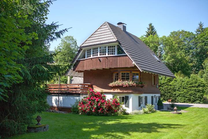 Ferienhaus für 8 Personen, mit Balkon und Garten sowie Sauna in Hinterzarten