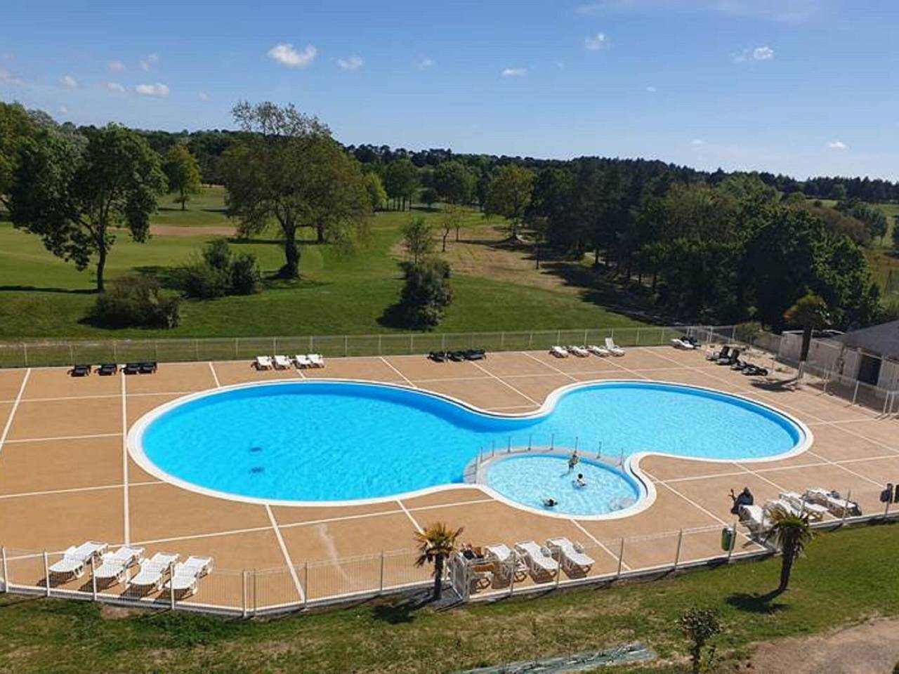 Villa en France avec piscine et vue golf in L'Aiguillon-sur-Vie, Vallée de la Loire