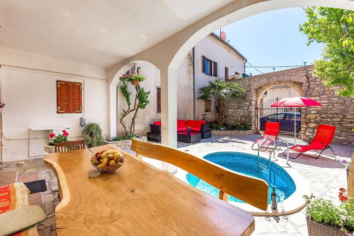 Ferienwohnung für 5 Personen, mit Pool und Garten in Medulin - 4