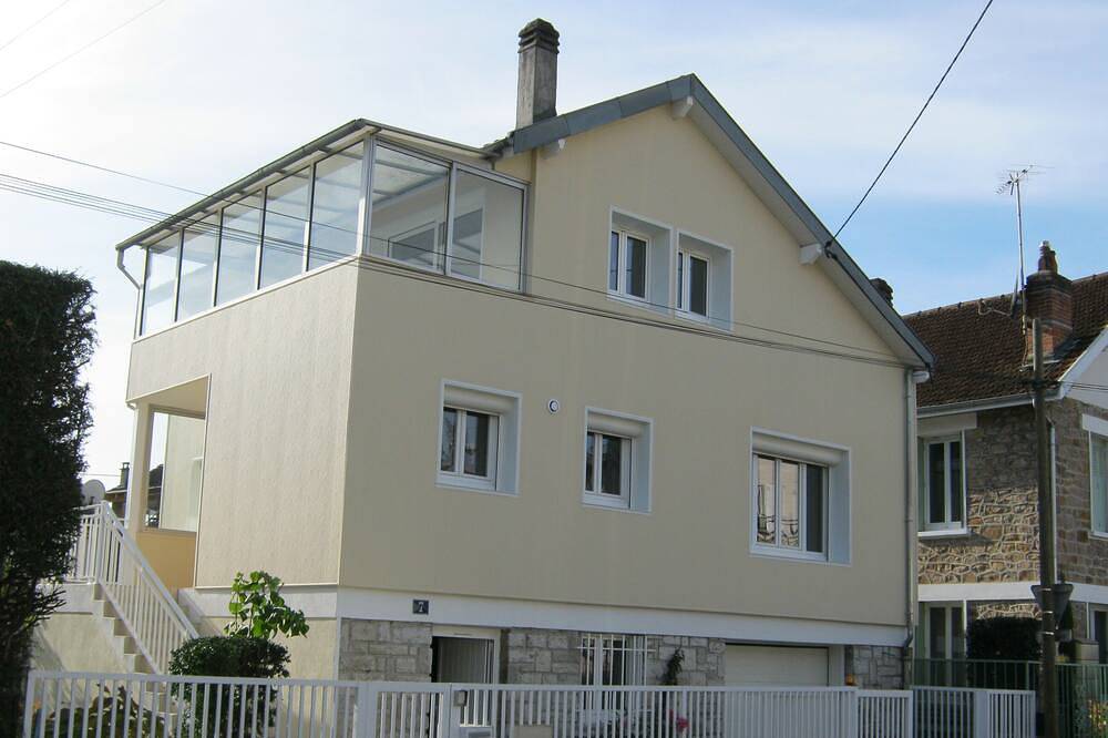 Maison de vacances meublée, rénovée pour 08 personnes à brive la gaillarde in Brive-la-Gaillarde, Région de Brive-la-Gaillarde