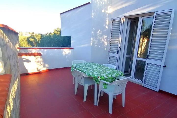 Villa for 4 people, with terrace and yard in Gargano