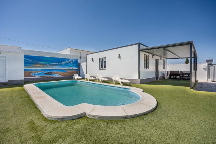 Casa vacacional para 7 personas, con jardín, Se admiten mascotas en Provincia de Cádiz