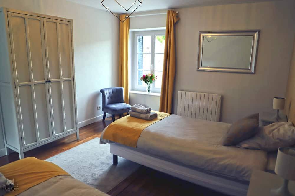 La Belle Tuilière: A Charming Home in Champagne. in Vandières, Parc naturel régional de la Montagne de Reims