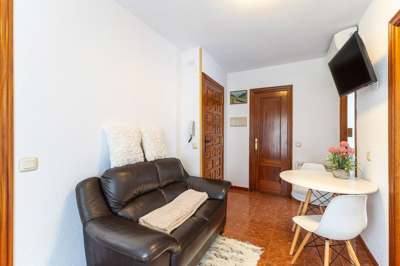 Apartamento entero, Apartamento 'El Portal De Beni 1' con balcón, Wi-Fi y aire acondicionado in Pedro Bernardo, Valle del Tiétar