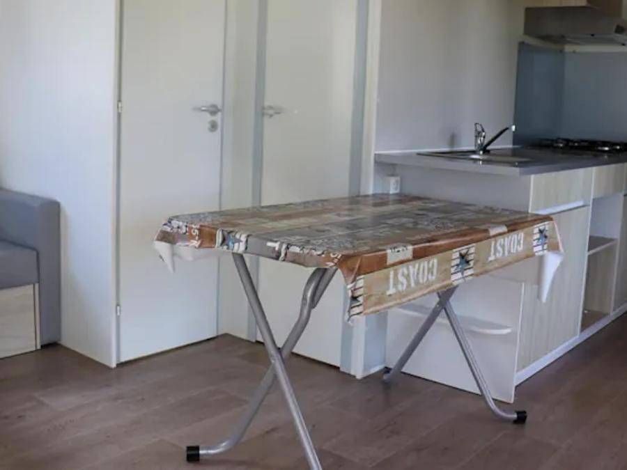 Flower Camping Altea - Mobilhome 4 personnes - Cottage Confort 30m² - (2 chambres) - dont 8m2 de terrasse intégrée + Climatisation + Tv 4 pers in Vic-la-Gardiole, Côte d'Améthyste